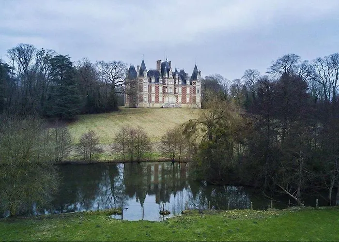 Splendide Chateau 24h Du Mans Hébergement de vacances *