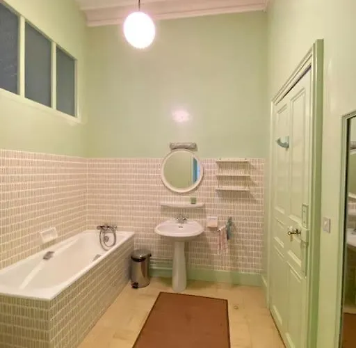 Splendide Chateau 24h Du Mans Hébergement de vacances Maigne